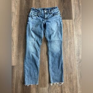 Silver Jeans. Raw hem, boyfriend style. Women’s size 27. Excellent condition.
